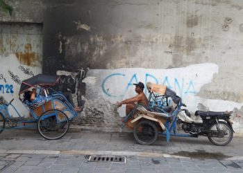 Menyikapi Pandemi Covid-19 dari Sisi Sosial Ekonomi