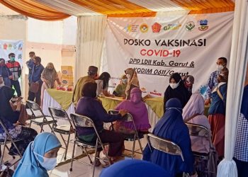 Bersama Kodim 0611 dan Puskesmas Haurpanggung, LDII Garut Gelar Vaksinasi Massal