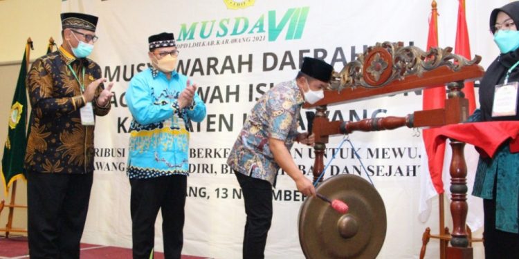 Wakil Bupati Karawang hadir dalam Musda VII LDII Karawang. Foto: LINES.