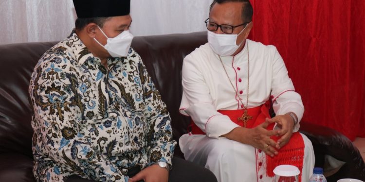 KH Asy’ari berharap, dengan adanya pembangunan gereja ini dapat menambah kerukunan antar umat beragama dan selalu merawat keberagaman sehingga bermanfaat untuk kepentingan bersama. Foto: Kiriman.