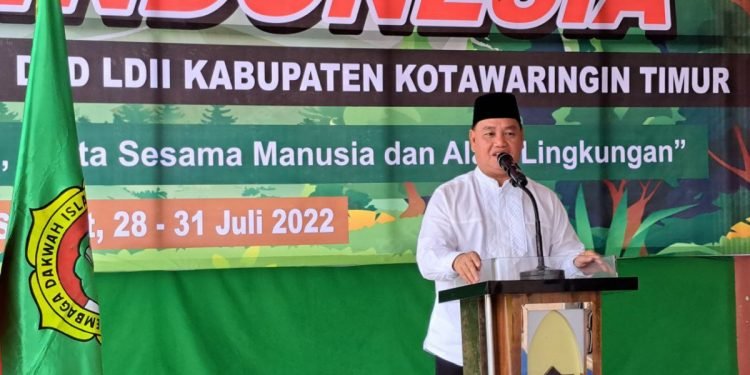 Bupati Kotawaringin Timur (Kotim), Kalimantan Tengah (Kalteng) Halikinnor secara resmi menutup perhelatan perkemahan akhir tahun pelajar Cinta Alam Indonesia (CAI) tahun 2022 pada Minggu (31/7). Foto: LINES.