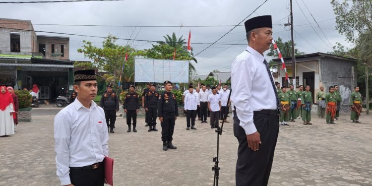 LDII Kotawaringin Timur menggelar upacara bendera sambut HUT RI. Foto: LINES.