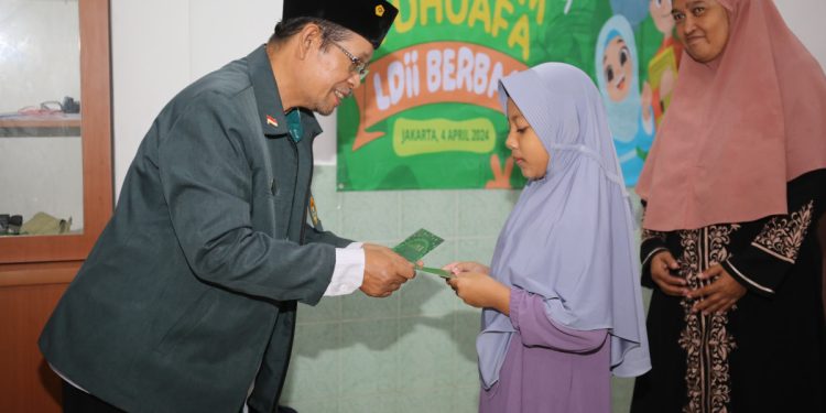 DPP LDII bekerja sama dengan Pimpinan Anak Cabang (PAC) LDII Grogol Utara, menggelar santunan anak yatim dan dhuafa. Foto: LINES.