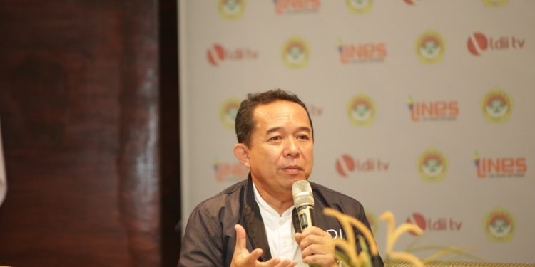 Ketua DPP LDII bidang Pemuda, Kepanduan, Olahraga, Seni dan Budaya (PKOSB) Edwin Sumiroza mengaku bangga terhadap Tim Nasional (Timnas) Indonesia yang bertanding melawan Argentina. Foto: LINES.