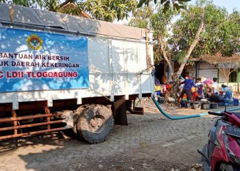 Kekeringan Landa Bojonegoro, LDII Tlogoagung Distribusikan Air Bersih