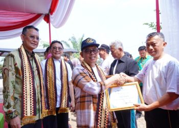 LDII Pringsewu Terima Penghargaan Pendukung Percepatan Sertifikasi Halal