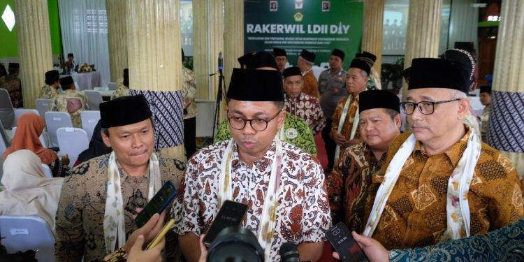 Rapat Kerja Wilayah LDII DIY Kanjeng Pangeran Haryo Purbodiningrat Gusti Kanjeng Ratu Hemas LDII LDII DIY Ketum LDII KH Chriswanto Santoso