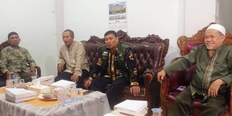 Dari kanan: Wakil Ketua LDII Sulteng Khairil Anwar Syam, Ketua DPW LDII Sulteng Zulkifli Lamasai, Sekretaris DPW LDII Sulteng Fathoni dan Wakil Ketua LDII Sulteng Hasan Mangge, saat konferensi pers di Kantor LDII Sulteng. (FOTO: media.alkhairaat.id/Hamid)