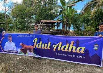 Kepala Suku Besar Arfak Beri Bantuan Sapi Kurban untuk LDII Bintuni