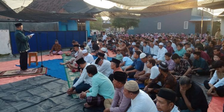 LDII Wonokupang menyelenggarakan salat Idul Adha 1445 H pada Senin, (17/6). Acara berlangsung di Masjid Khoirul Huda, Balongbendo, Kabupaten Sidoarjo, Jawa Timur. Foto: LINES.