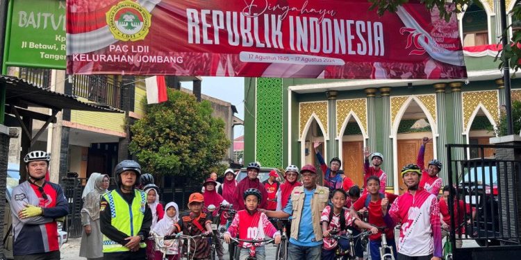 Meriahkan HUT ke-79 RI, PC LDII Ciputat Helat Gowes Merdeka. Foto: LINES.