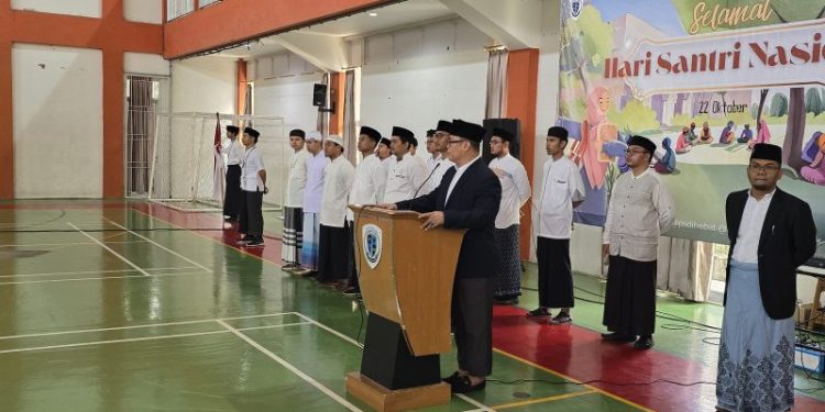 DPW LDII Jawa Barat helat upacara peringatan Hari Santri Nasional, di Gedung Serbaguna Baitul Manshurin Cinunuk, Kabupaten Bandung, Jawa Barat pada Selasa (22/10). Foto: LINES