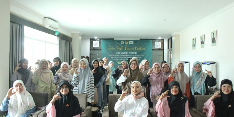 DPW LDII Jawa Barat bekerja sama dengan Yayasan Pemerhati Kanker Indonesia (YPKI) menggelar kegiatan Penyuluhan dan Pemeriksaan Pencegahan Kanker Serviks, pada Minggu (3/11). Foto: LINES