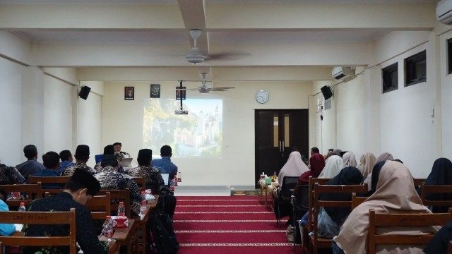 Departemen Litbang, Iptek, Sumberdaya Alam, dan Lingkungan Hidup (LISDAL) DPP LDII mengadakan sosialisasi dan pendampingan menuju Sekolah Adiwiyata di Yayasan Baitul Kabir Al-Haq, pada Sabtu (26/10). Foto: LINES