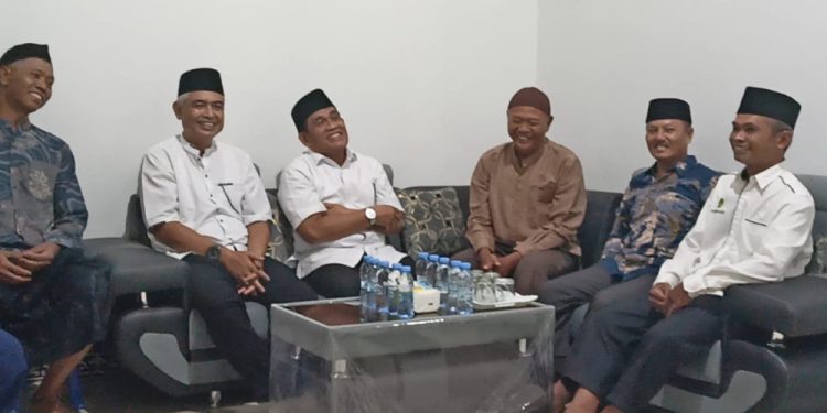 DPD LDII Kabupaten Hulu Sungai Utara, Kalimantan Selatan menerima kunjungan pasangan calon Bupati dan Wakil Bupati Sahrijani-Heru Setiawan pada Sabtu, (9/11). Foto: LINES