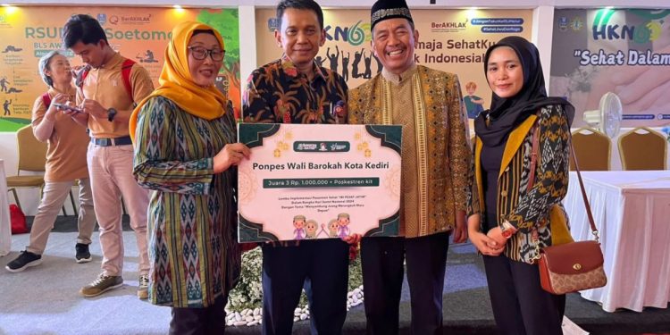 Pondok Pesantren (Ponpes) meraih penghargaan terbaik III lomba Implementasi Inisiatif, Kolaborasi, dan Inovasi Pesantren Sehat Jawa Timur (IKI PESAT JATIM) 2024. Foto: LINES