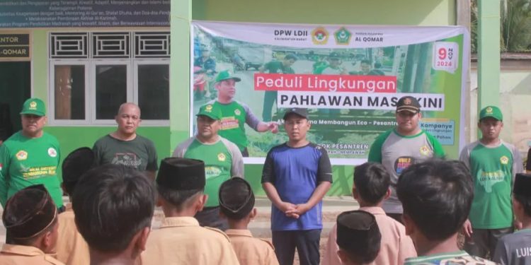 LDII Kalbar melakukan “Kampanye Peduli Lingkungan” di Pesantren Al Qomar, Kuala Secapah, Mempawah, pada Sabtu (9/11). Foto: LINES