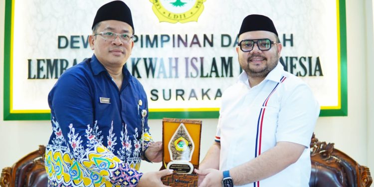 Kepala Kantor Kementerian Agama (Kemenag) Kota Surakarta yang baru, Ahmad Ulin Nur Hafsun, mengunjungi kantor DPD LDII Kota Surakarta pada Kamis (12/12). Foto: LINES