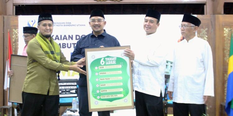 Menyambut kepemimpinan baru Kota Bandung, DPD LDII Kota Bandung mengadakan pengajian akbar bertema “Rangkaian Doa Menyambut Kota Bandung Utama”. Foto: LINES.