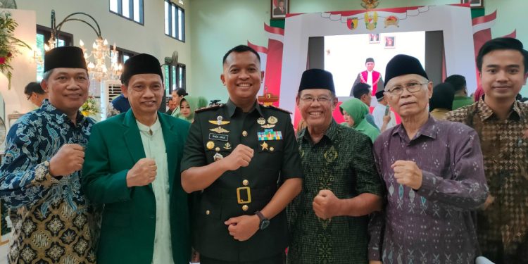 Pondok Pesantren (Ponpes) Wali Barokah menghadiri undangan pisah-sambut Komandan Kodim 0809 Kediri dari Letkol Inf. Aris Setiawan kepada penggantinya Letkol Inf. Ragil Jaka Utama. Foto: LINES.