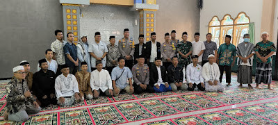 Kapolres Purbalingga Rosyid Hartanto dan jajaran Polres melaksanakan Safari Subuh di Pondok Pesantren Wali Barokah, Purbalingga. Foto: LINES.