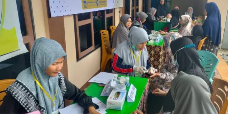 DPD LDII Kabupaten Belitung bekerja sama dengan Forum Komunikasi Kesehatan Indonesia (FKKI) Belitung mengadakan kegiatan sosial bertema “Sosialisasi Gizi Lansia Agar Aman dari Hipertensi, Hiperkolesterol, dan Diabetes” pada Sabtu (30/11). Foto: LINES