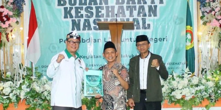 Peringati Hari Kesehatan Nasional (HKN) ke-60, DPD LDII Kabupaten Garut menggelar berbagai kegiatan sosial pada Sabtu (30/11), di Kompleks DPD LDII Kabupaten Garut. Foto: LINES