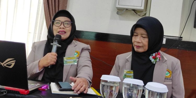 Guru Besar Sunan Kalijaga, Sri Sumarni menjadi narasumber dalam Rapat Kerja Daerah (Rakerda) DPD LDII Kabupaten Klaten. Foto: LINES