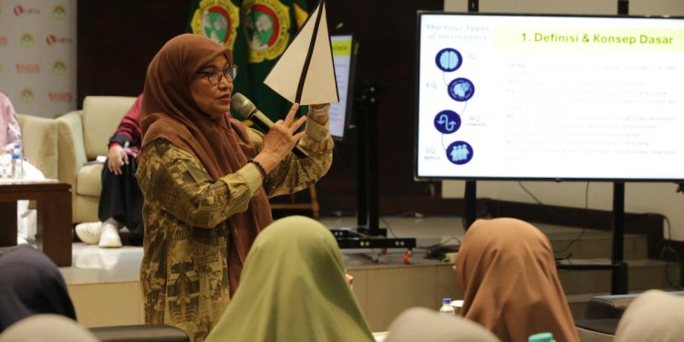 DPP LDII menyampaikan kiat mewujudkan 29 karakter luhur bagi siswa SMA Generus Mandiri. Foto: LINES