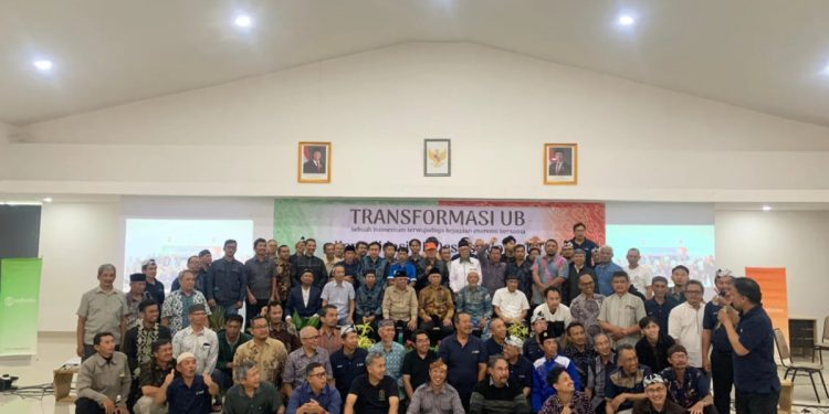 Wakil Ketua DPW LDII Jawa Barat, Achjar Nazarrudin, menekankan pentingnya kebersamaan dalam memperkuat dan menyamakan persepsi para pelaku Usaha Bersama (UB) di Jawa Barat. Foto: LINES