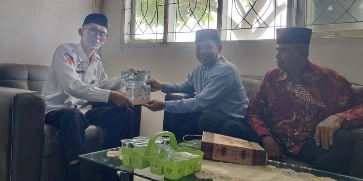 Pengurus Dewan Pimpinan Daerah (DPD) LDII Kabupaten Pasangkayu audiensi dengan Kementerian Agama (Kemenag) Kabupaten Pasangkayu. Foto: LINES.