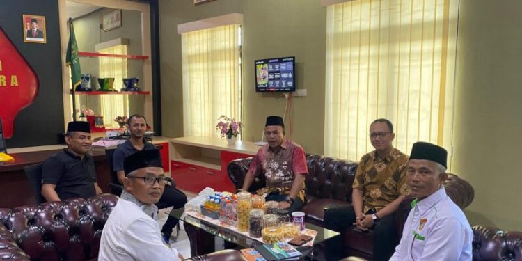DPD LDII Sukamara Kalimantan Tengah menggelar audiensi dan silaturahim dengan Kepala Kejaksaan Negeri (Kajari) Sukamara, Irwan, pada Senin (20/1). Foto: LINES.
