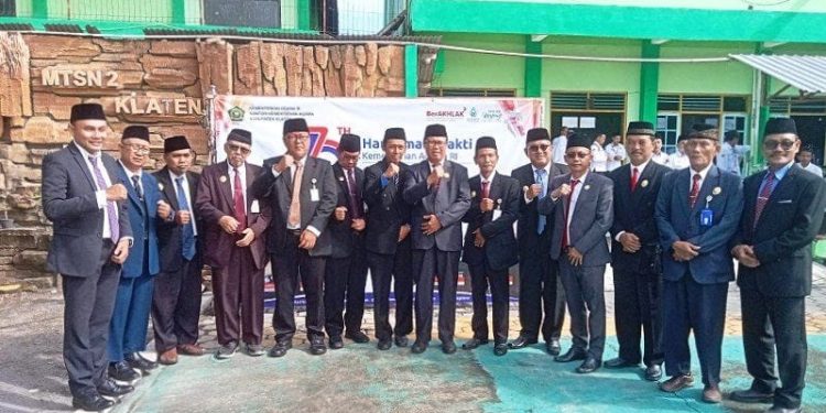 Ketua LDII Kabupaten Klaten, Sarjono, bersama tokoh agama, masyarakat, dan pejabat lintas instansi Kabupaten Klaten mengikuti Upacara Peringatan Hari Amal Bhakti (HAB) ke-79 Kementerian Agama Republik Indonesia. Foto: LINES