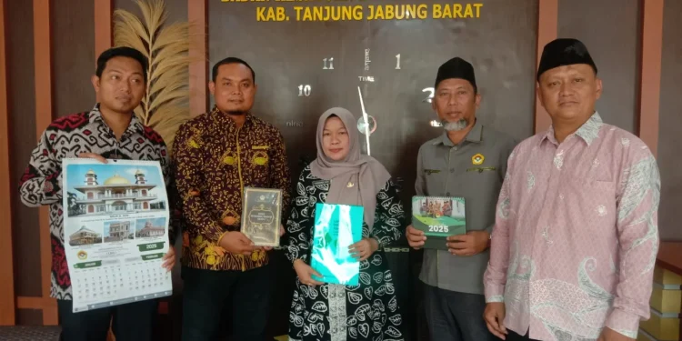 Pengurus DPD LDII Tanjung Jabung Barat silaturahim dengan Kesbangpol Tanjung Jabung Barat, Jambi. Foto: LINES