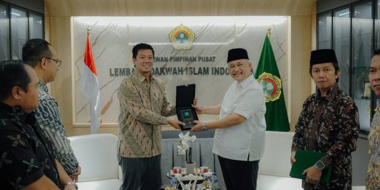 DPP LDII dan LinkAja Syariah menandatangani nota kesepahaman (MoU) untuk memperluas transaksi keuangan berbasis syariah. Foto: LINES.