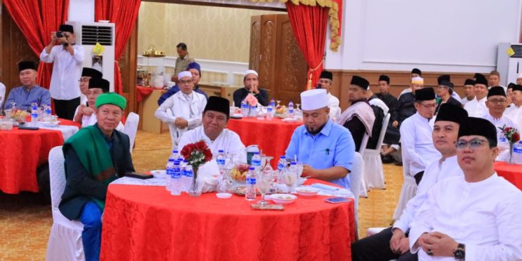 Gubernur Bengkulu, Helmi Hasan menghelat “Buka Puasa Bersama” yang dihadiri LDII Bengkulu. Foto: LINES.
