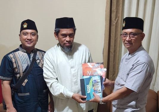 Pengurus DPW LDII Papua Selatan (Papsel) silaturrahim dengan Plt. Ketua Majelis Ulama Indonesia (MUI) Papua Selatan, Muhammad Jufri Thamrin. Foto: LINES.