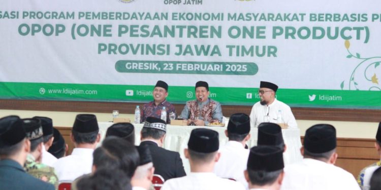 Pondok Pesantren (Ponpes) Wali Barokah Kota Kediri mengikuti sosialisasi program “One Pesantren One Product (OPOP)”, pada Minggu (23/2) di Gedung DPD LDII Kab. Gresik. Foto: LINES.