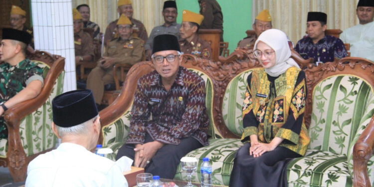 Ponpes Wali Barokah, Kota Kediri, Jawa Timur, menerima kunjungan Wali Kota Kediri Vinanda Prameswati dan Wakil Wali Kota Kediri KH Qowimuddin Thoha. Foto: LINES.