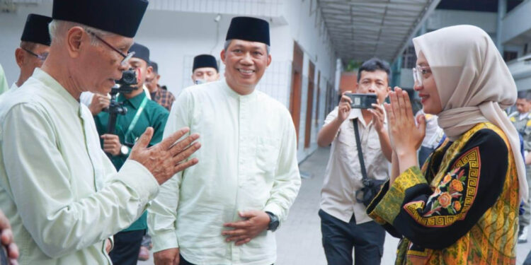 Wali Kota Kediri Vinanda Prameswati berkunjung ke Pondok Pesantren (Ponpes) Wali Barokah, Kediri, Jawa Timur. Foto: LINES.