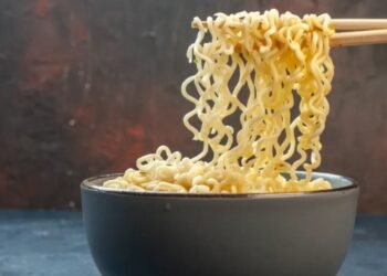 Ini Risiko Kesehatan Jika Terlalu Sering Makan Mi Instan!