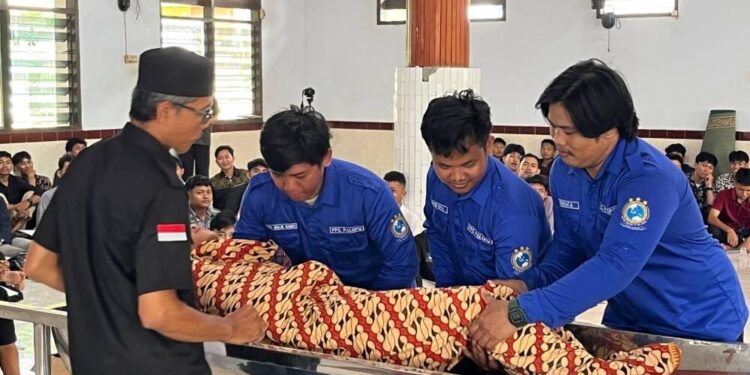 DPD LDII Kota Palopo bekerja sama dengan Penggerak Pembina Generus (PPG) Kota Palopo menggelar pengajian khusus bagi generasi muda LDII. Foto: LINES.