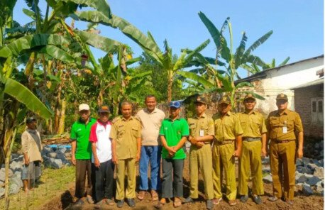 LDII Pemalang Nyamplungsari meresmikan peletakan batu pertama pembangunan masjid swadaya. Foto: LINES.