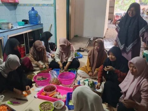 DPD LDII Kabupaten Purbalingga melalui Penggerak Pembina Generus (PPG) menggelar workshop bertema “Pengenalan Bumbu Dapur dan Aplikasinya dalam Masakan Tradisional”, Minggu (18/5). Foto: LINES.