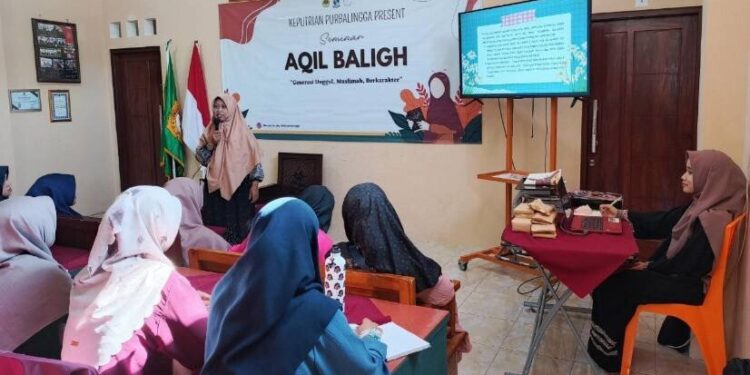 DPD LDII Purbalingga bersama Penggerak Pembina Generus (PPG) Purbalingga menggelar seminar keputrian. Foto: LINES.