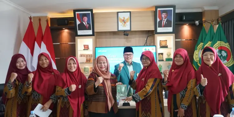 DPW LDII Jawa Barat bekerja sama dengan Dinas Kesehatan Provinsi Jawa Barat menggelar Sosialisasi Cek Kesehatan Gratis (CKG) yang diikuti lebih dari 4.000 peserta dari 418 titik studio majelis taklim se-Jawa Barat secara online, pada Sabtu (3/5). Foto: LINES