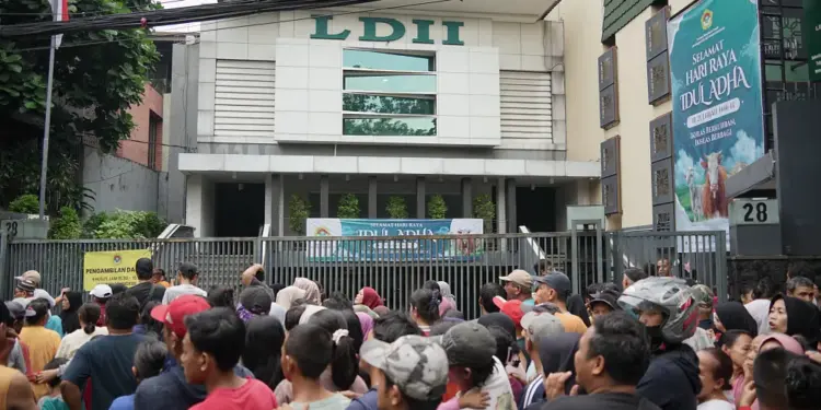 Kurban merupakan ibadah tertinggi yang paling disukai Allah pada 10 Zulhijah, yang di dalamnya terdapat nilai-nilai ketakwaan individu dan kesalehan sosial. foto: LINES