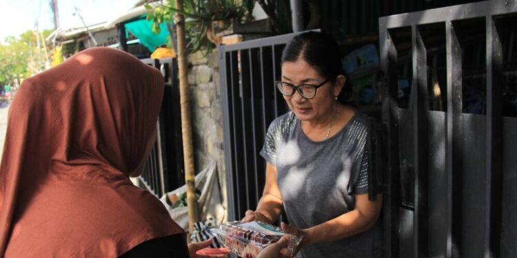LDII Bali yang tetap melestarikan tradisi 'ngejot' di Idul Adha tahun ini. Foto: LINES.