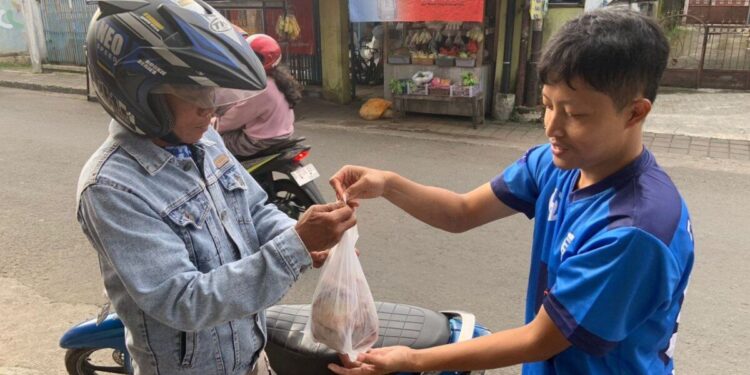 Warga LDII Kabupaten Sumedang menyelenggarakan penyembelihan hewan kurban. Foto: LINES.