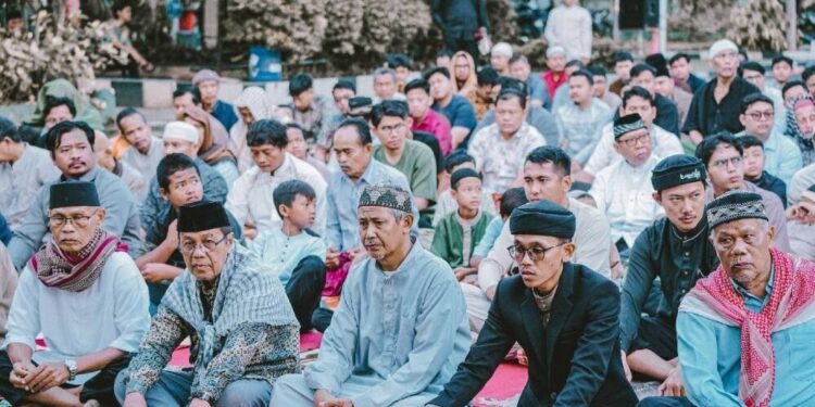 PAC LDII Bekasi Jaya mengikuti salat idul adha dan ibadah kurban. Foto: LINES.